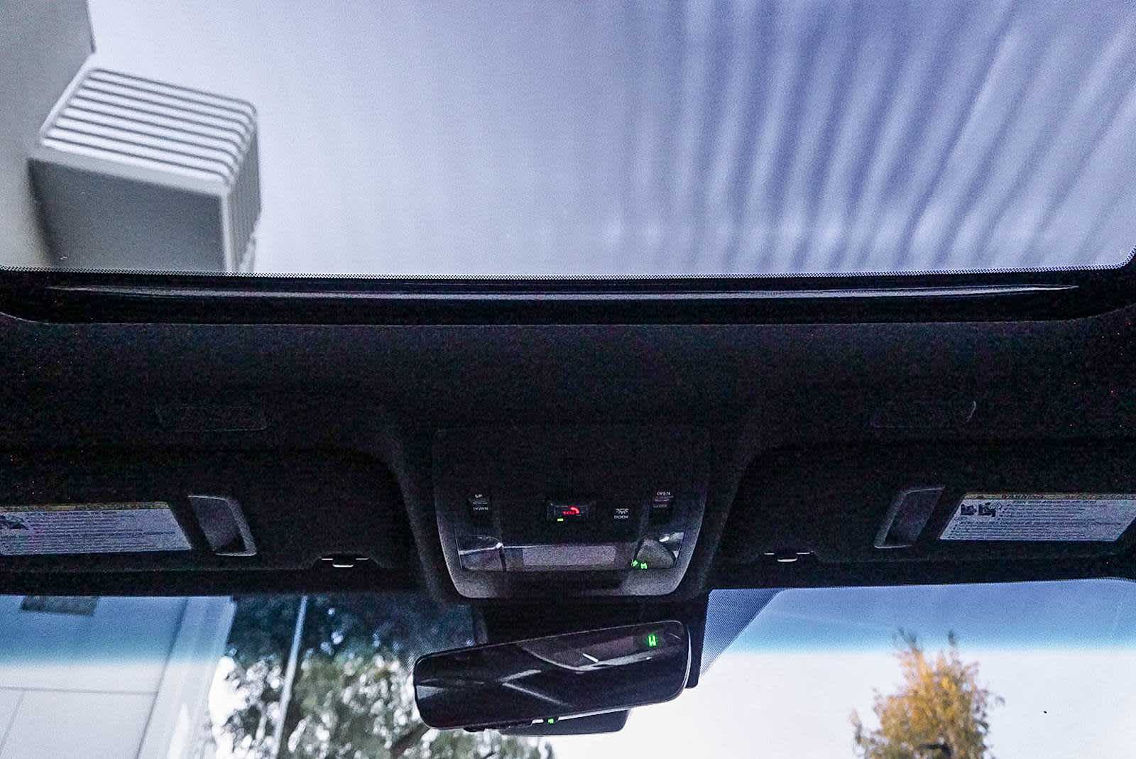 Thumbnail: 2025 Lexus ES - 17