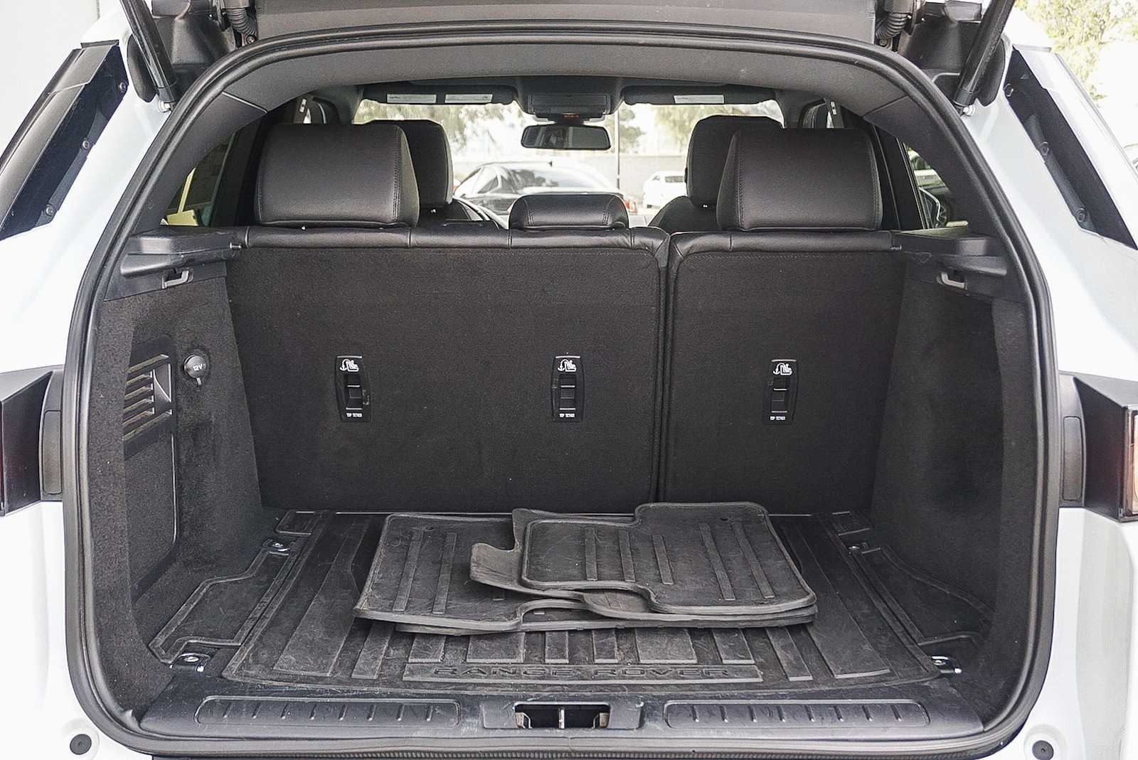 Thumbnail: 2018 Land Rover Range Rover Evoque - 28