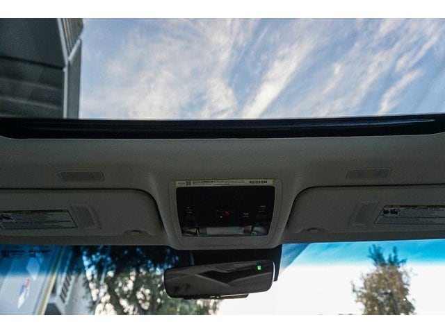 Thumbnail: 2025 Lexus ES - 12