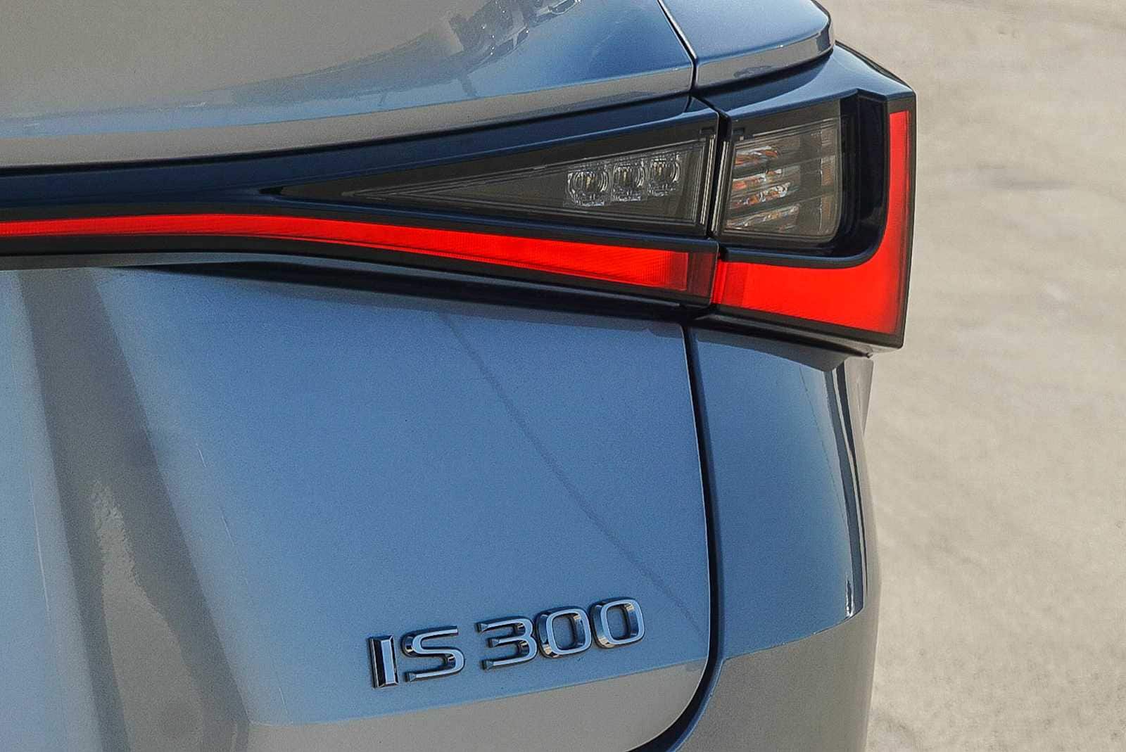 Thumbnail: 2023 Lexus IS - 11