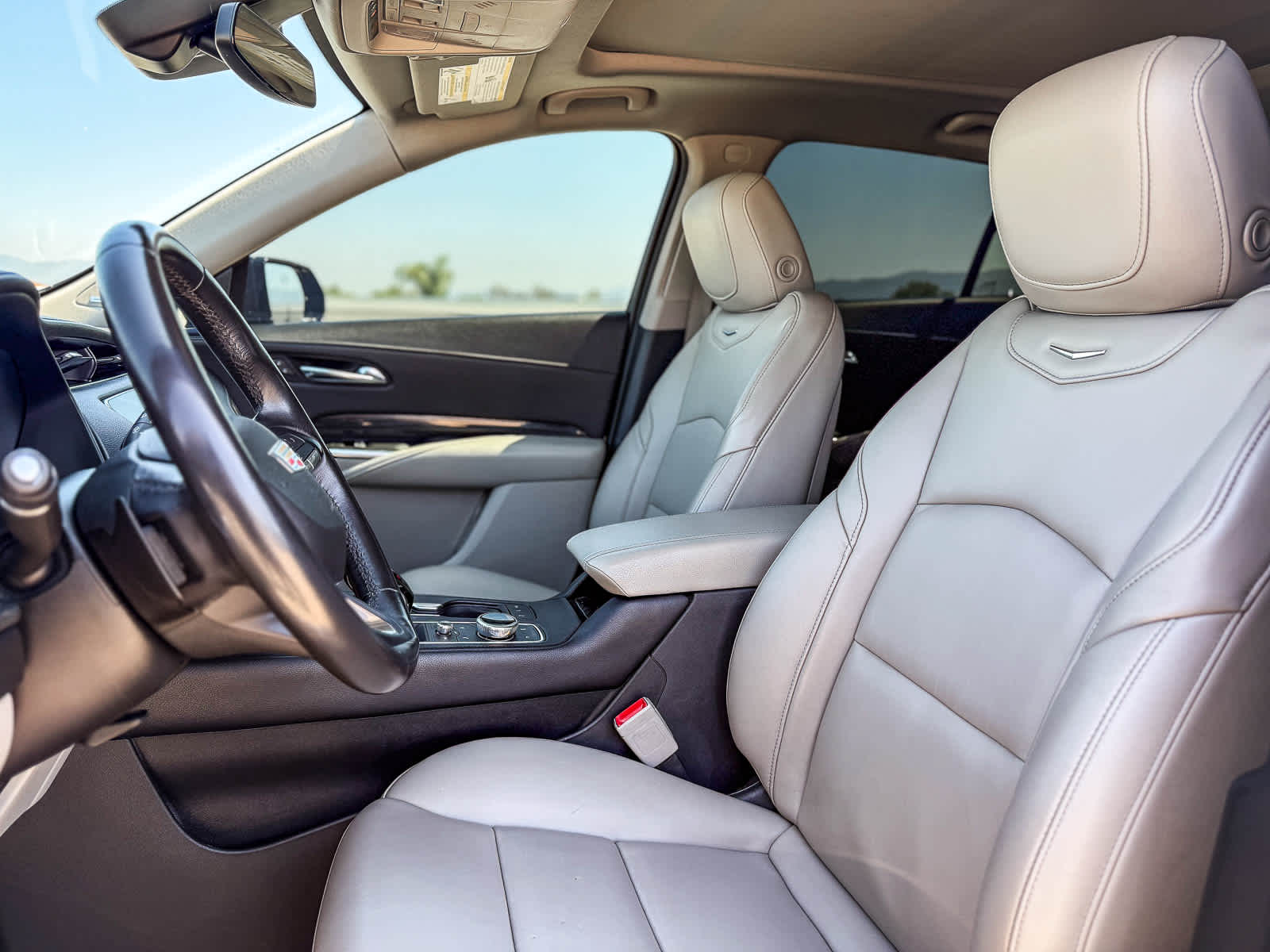 Thumbnail: 2020 Cadillac XT4 - 19