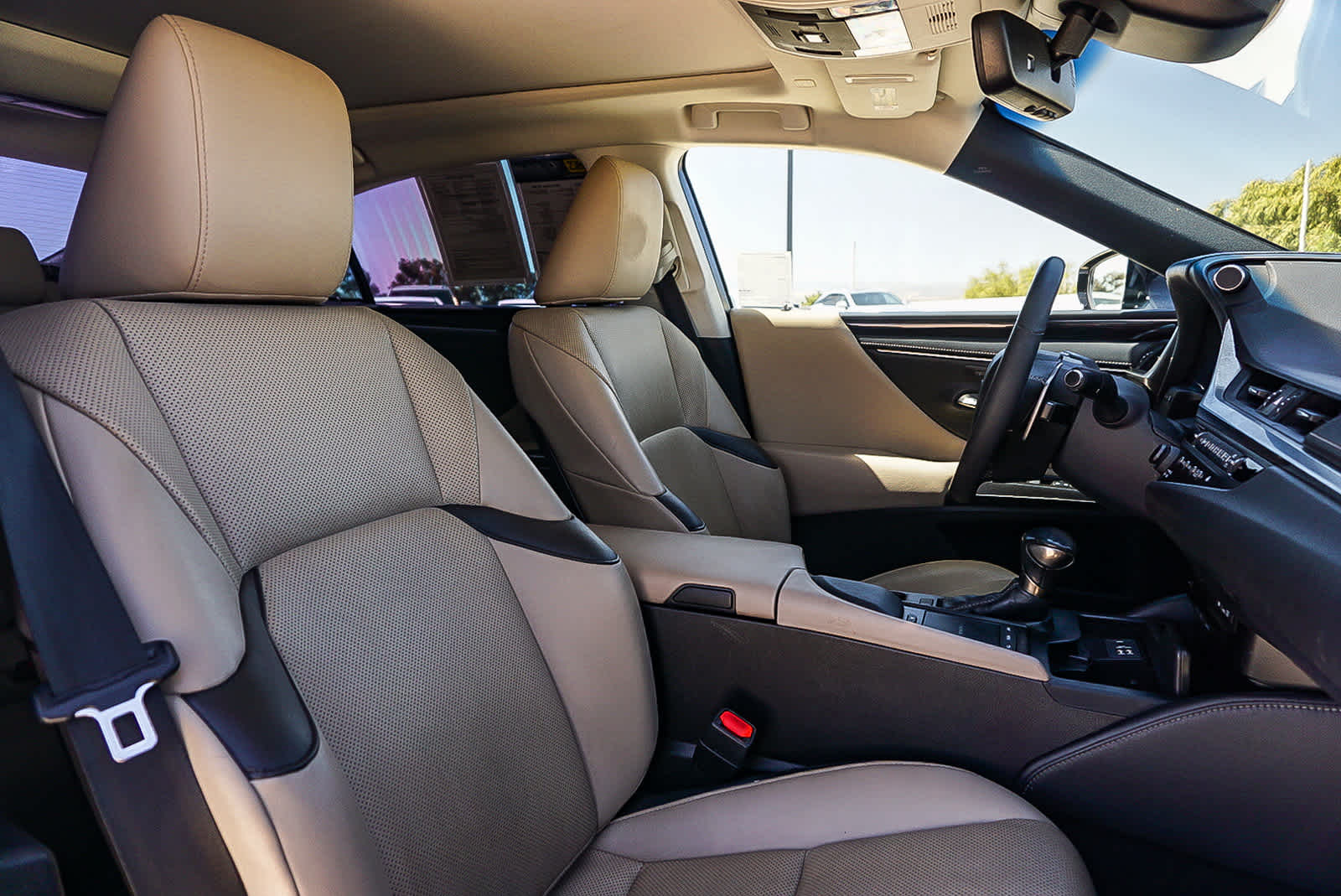 Thumbnail: 2019 Lexus ES - 22