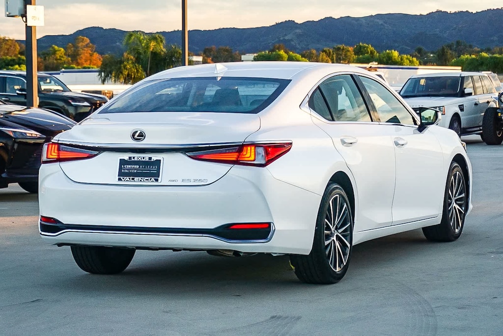 Certified 2023 Lexus ES 250 Sedan