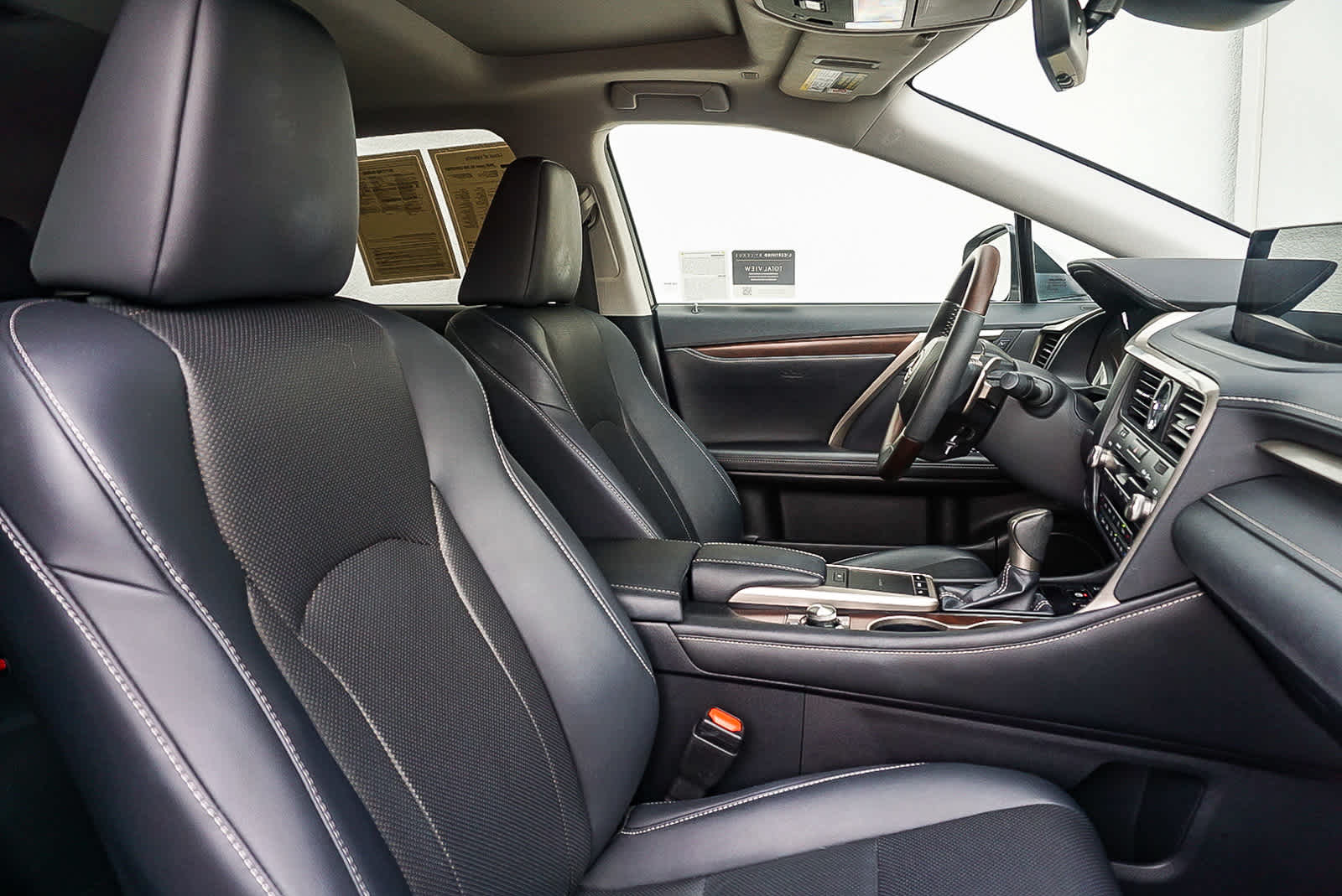 Thumbnail: 2020 Lexus RX - 17