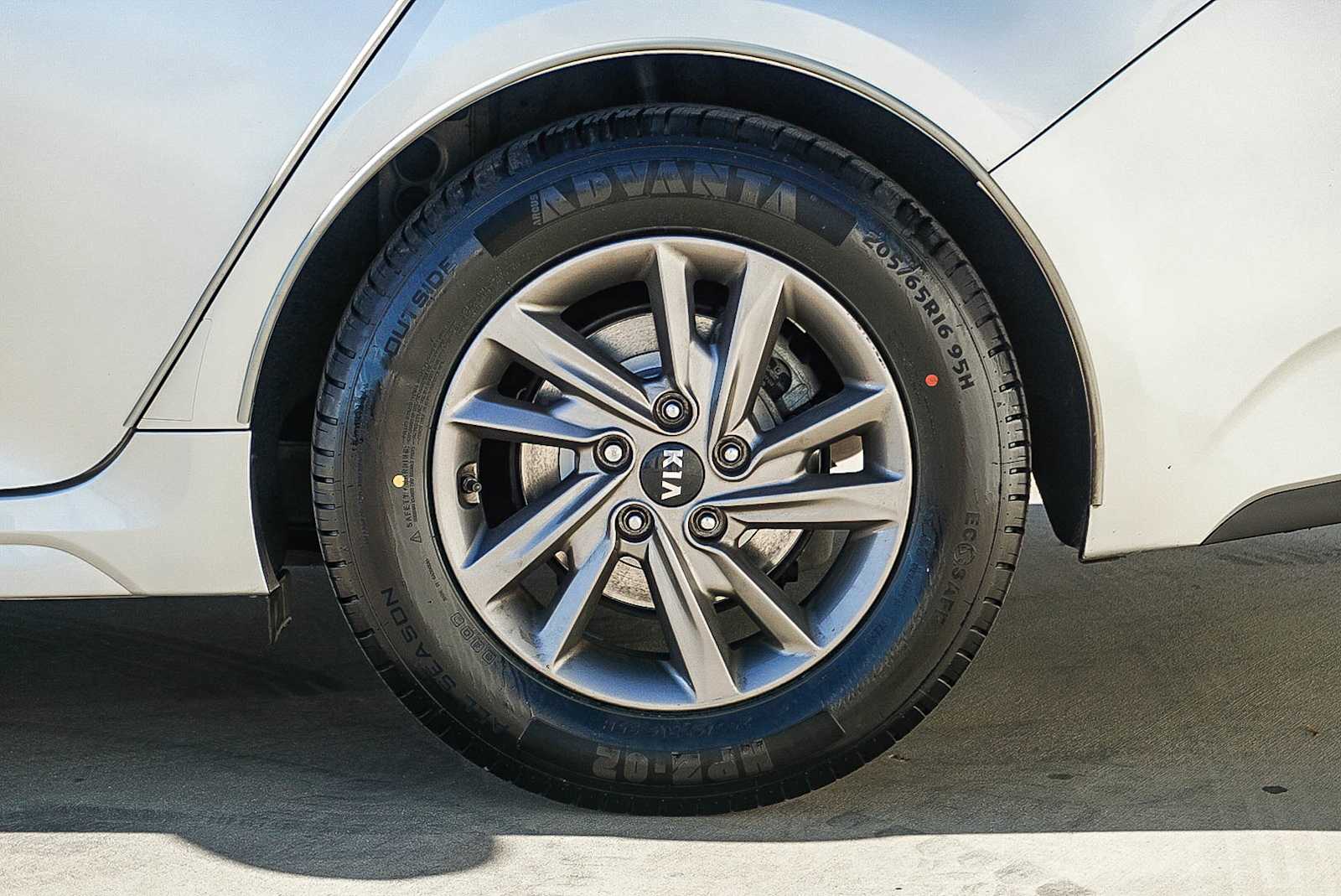 Thumbnail: 2020 Kia Optima - 10