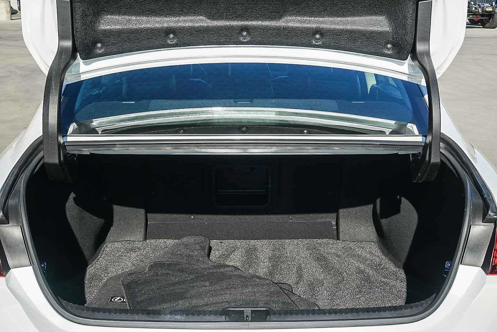 Thumbnail: 2024 Lexus ES - 27