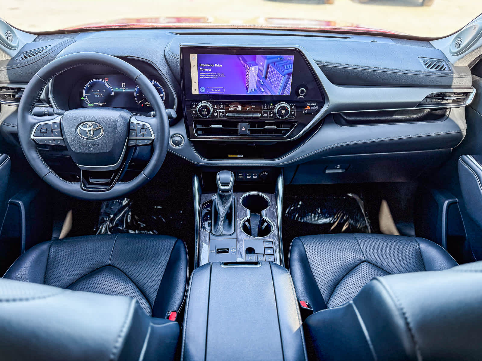 Thumbnail: 2023 Toyota Highlander - 14