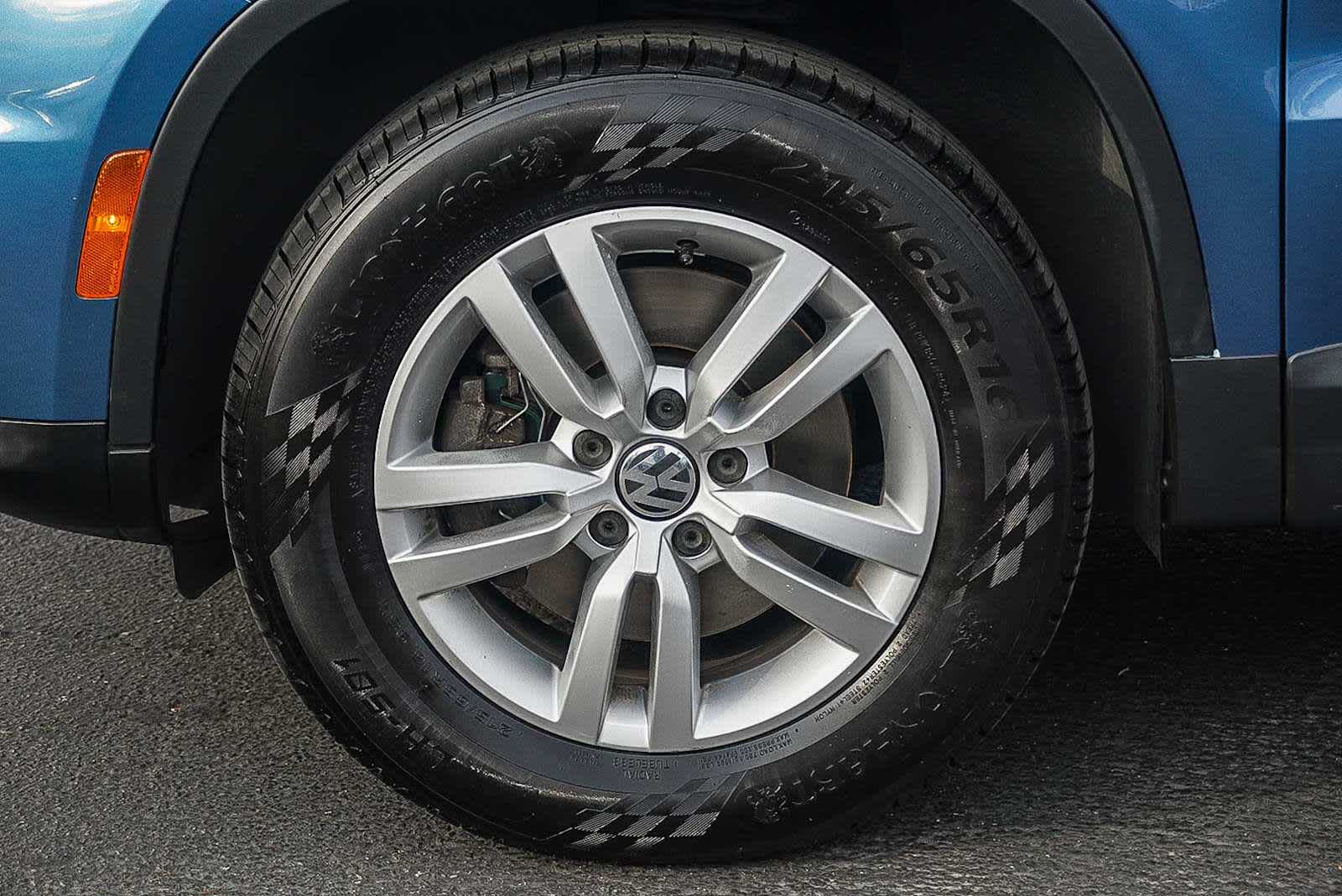Thumbnail: 2017 Volkswagen Tiguan - 9