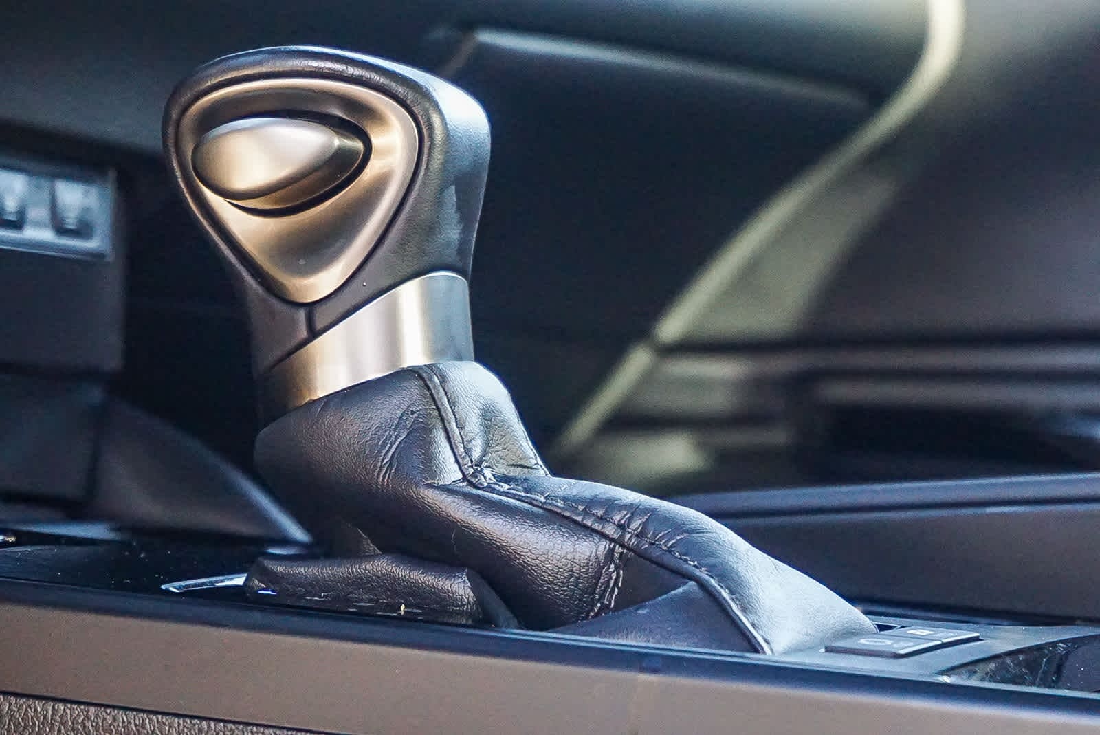 Thumbnail: 2023 Lexus ES - 20