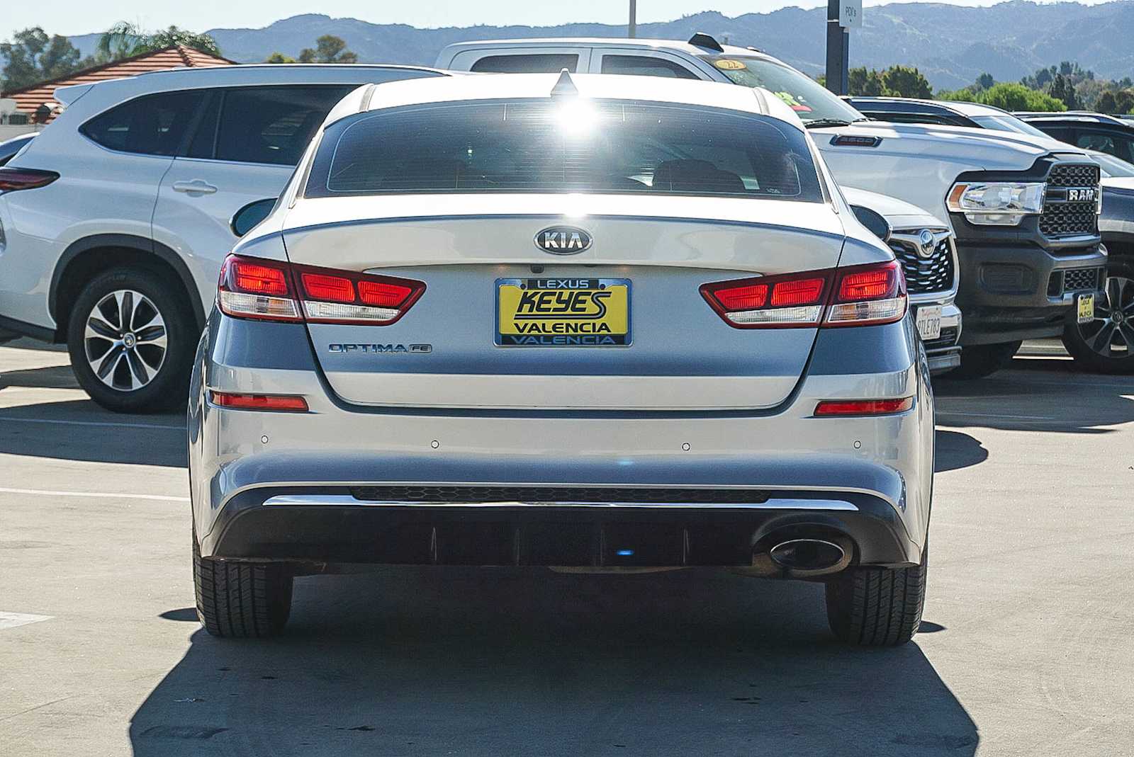 Thumbnail: 2020 Kia Optima - 3