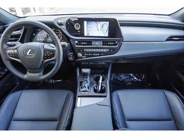 Thumbnail: 2025 Lexus ES - 13