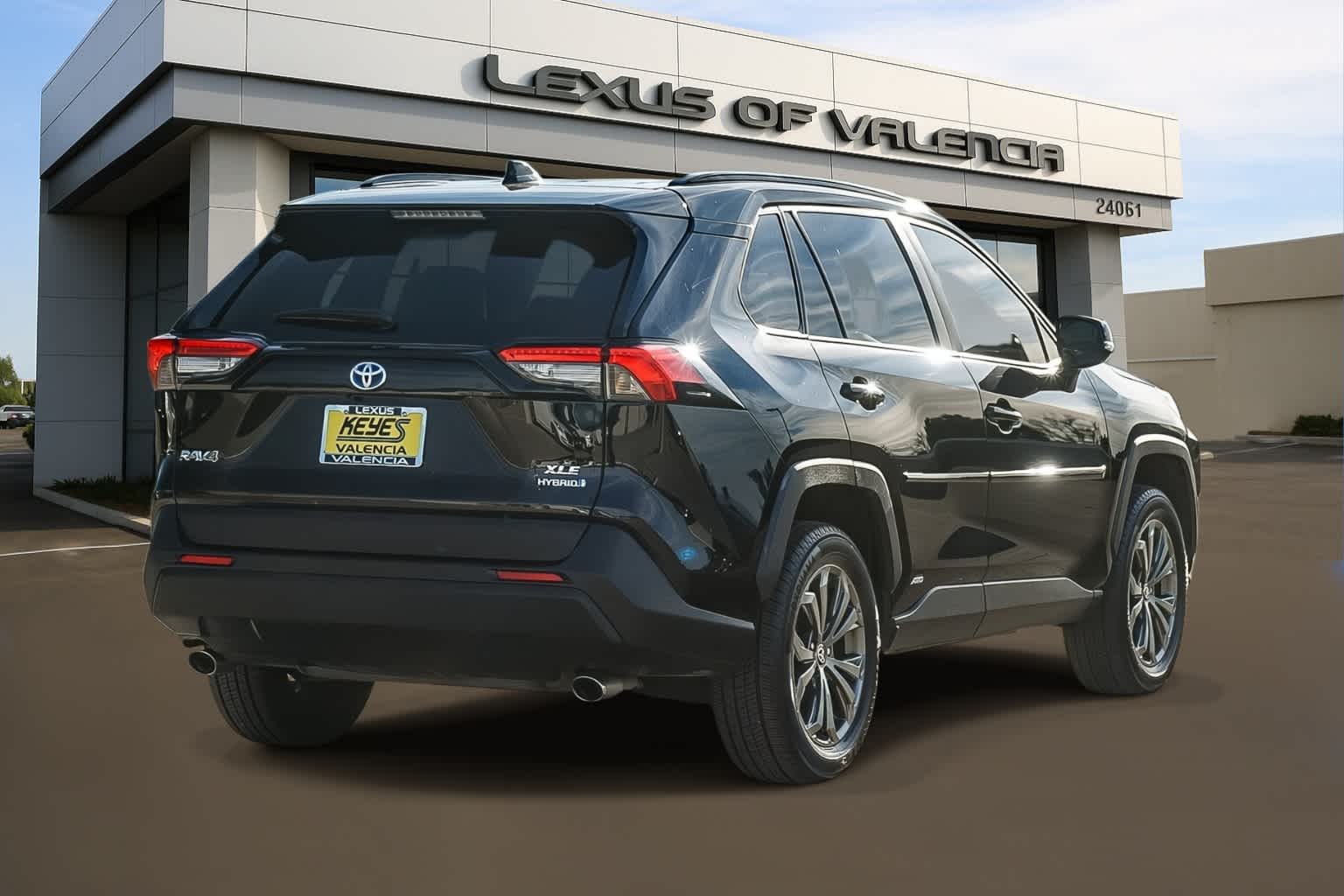 Thumbnail: 2022 Toyota RAV4 - 4