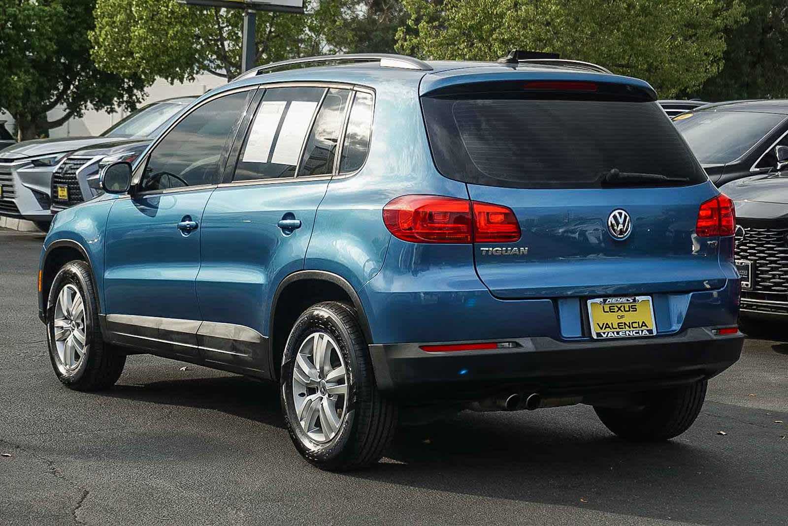 Thumbnail: 2017 Volkswagen Tiguan - 2