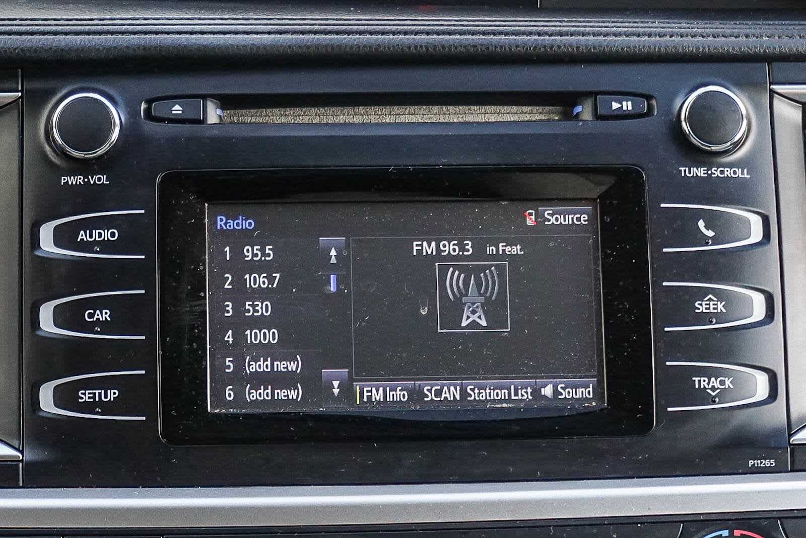 Thumbnail: 2016 Toyota Highlander - 14