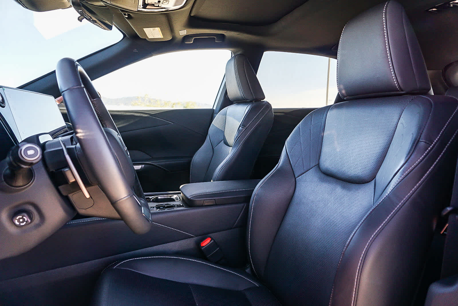 Thumbnail: 2023 Lexus RX - 24