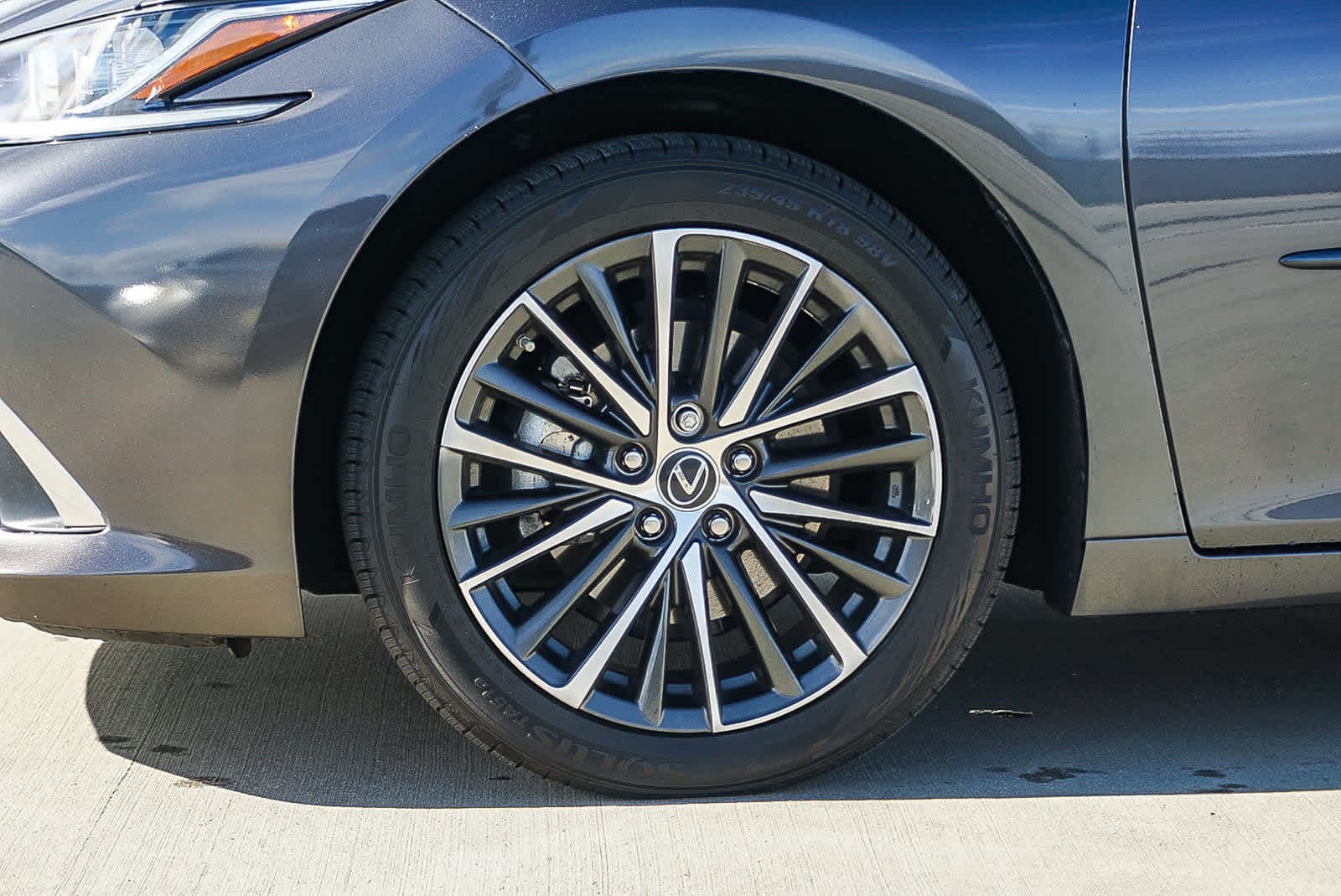 Thumbnail: 2023 Lexus ES - 9