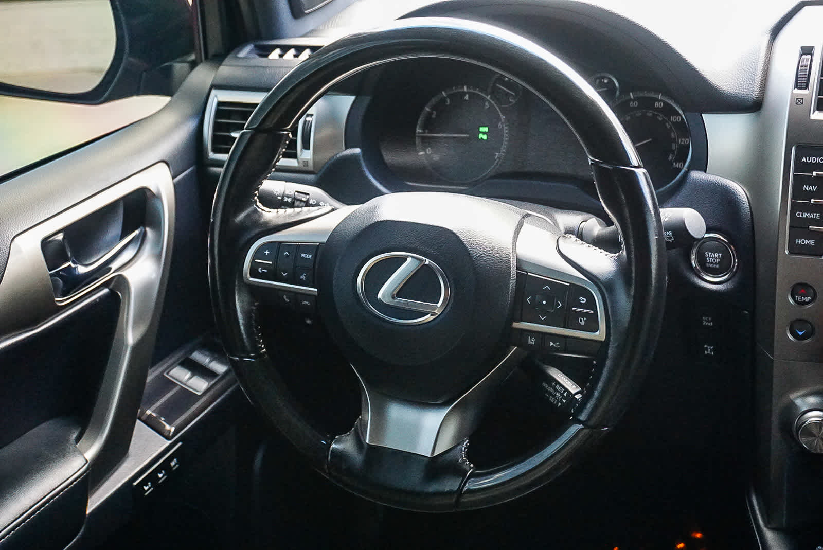 Thumbnail: 2020 Lexus GX - 16