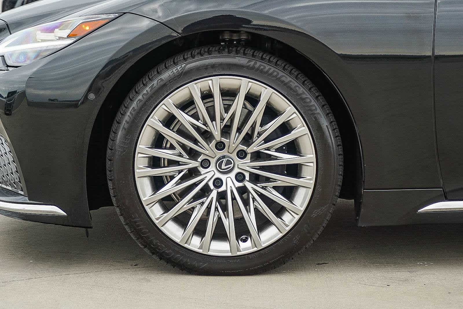 Thumbnail: 2025 Lexus LS - 9