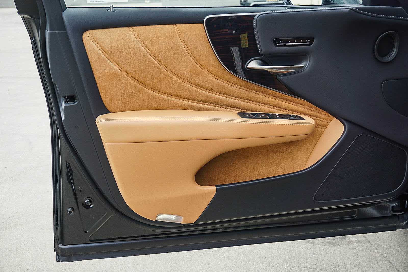 Thumbnail: 2025 Lexus LS - 22