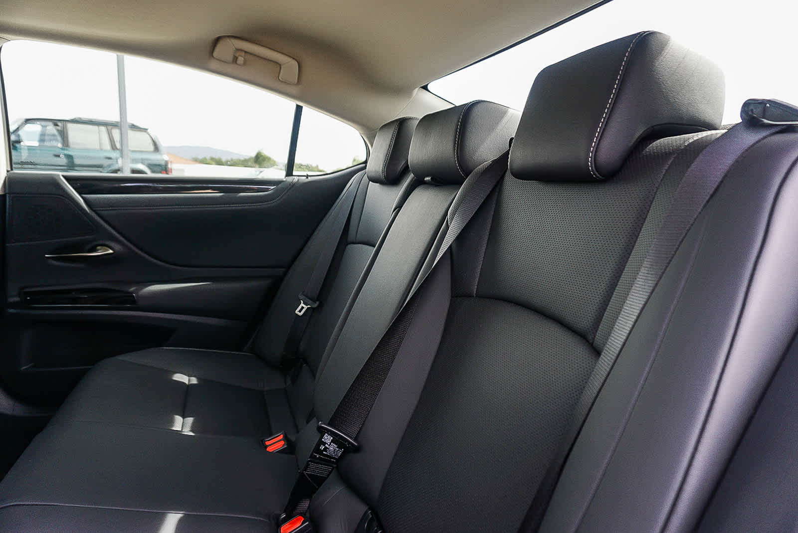 Thumbnail: 2025 Lexus ES - 19