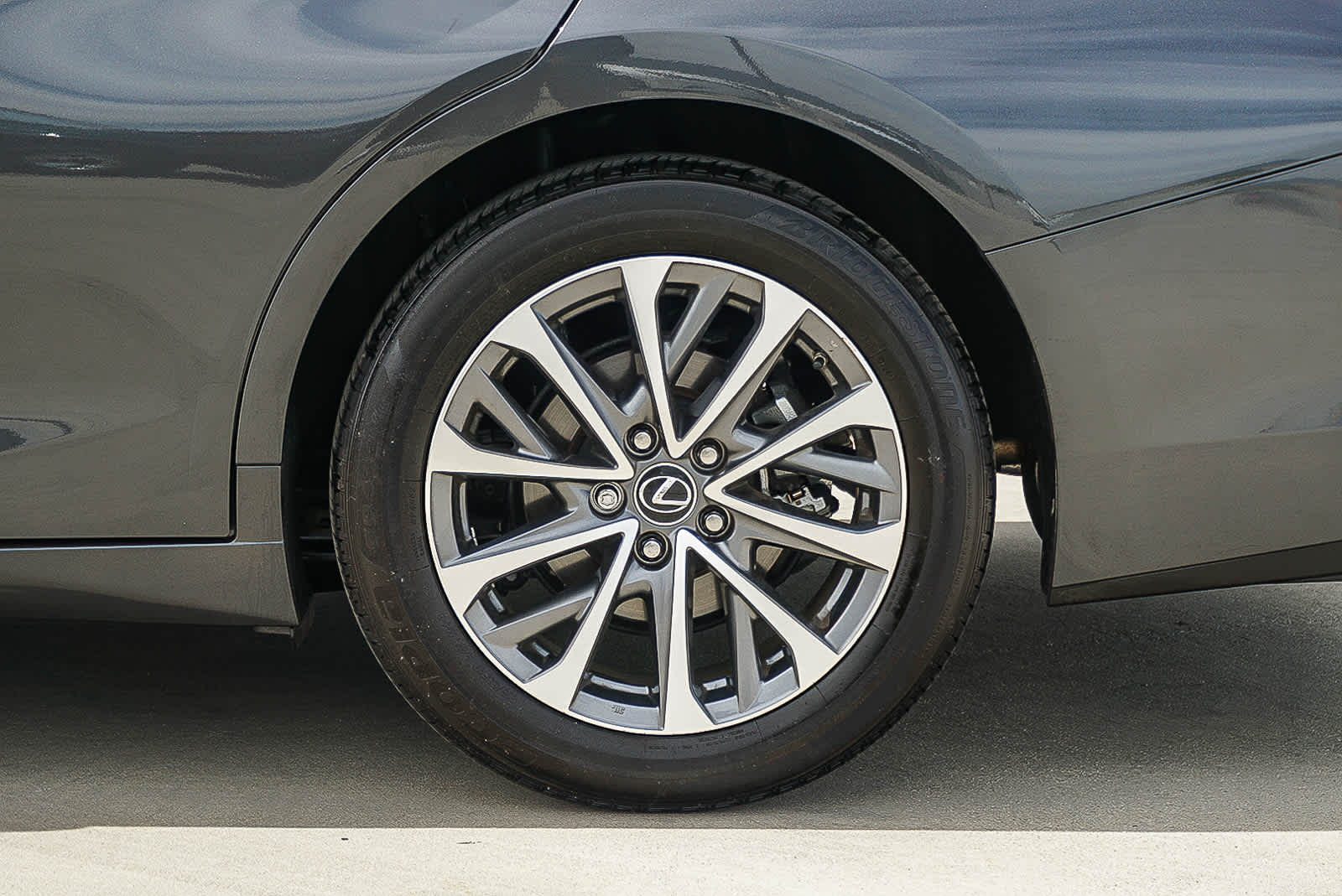 Thumbnail: 2025 Lexus ES - 10