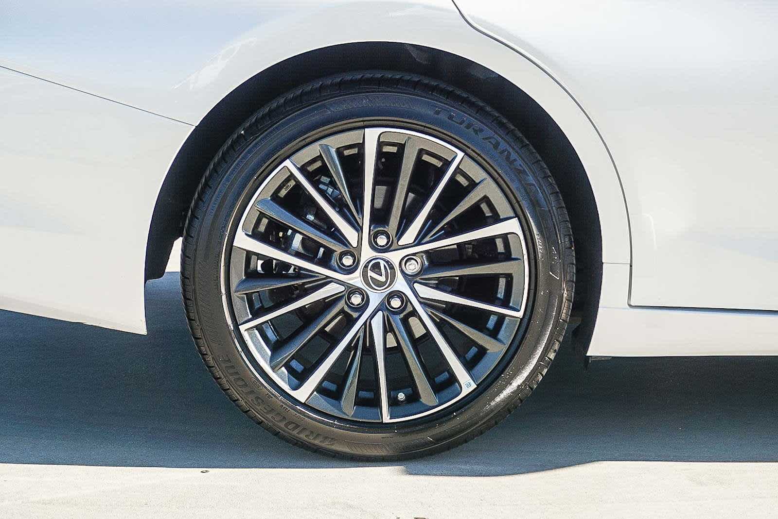 Thumbnail: 2024 Lexus ES - 10