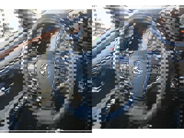 Thumbnail: 2025 Lexus ES - 16