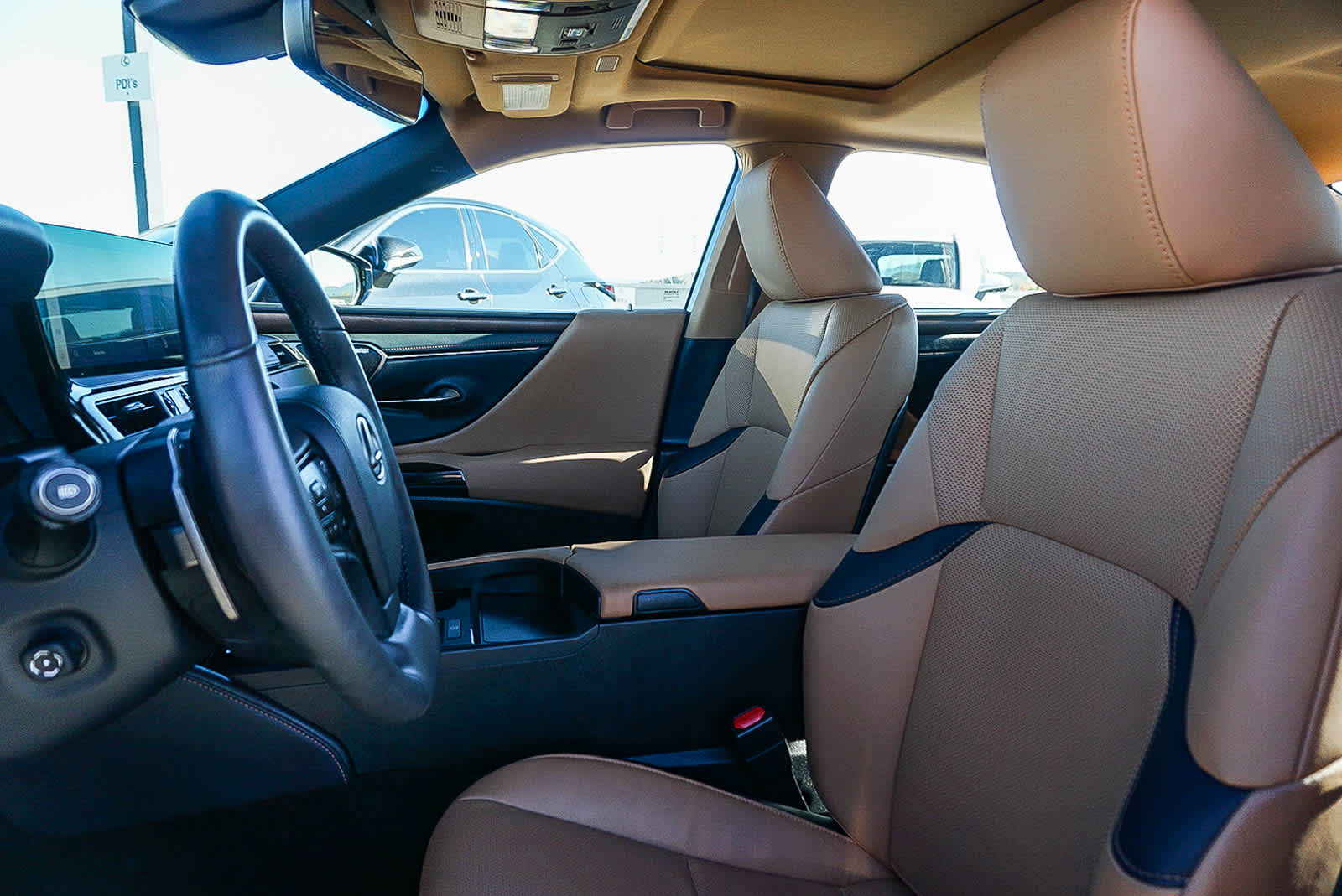 Thumbnail: 2023 Lexus ES - 16