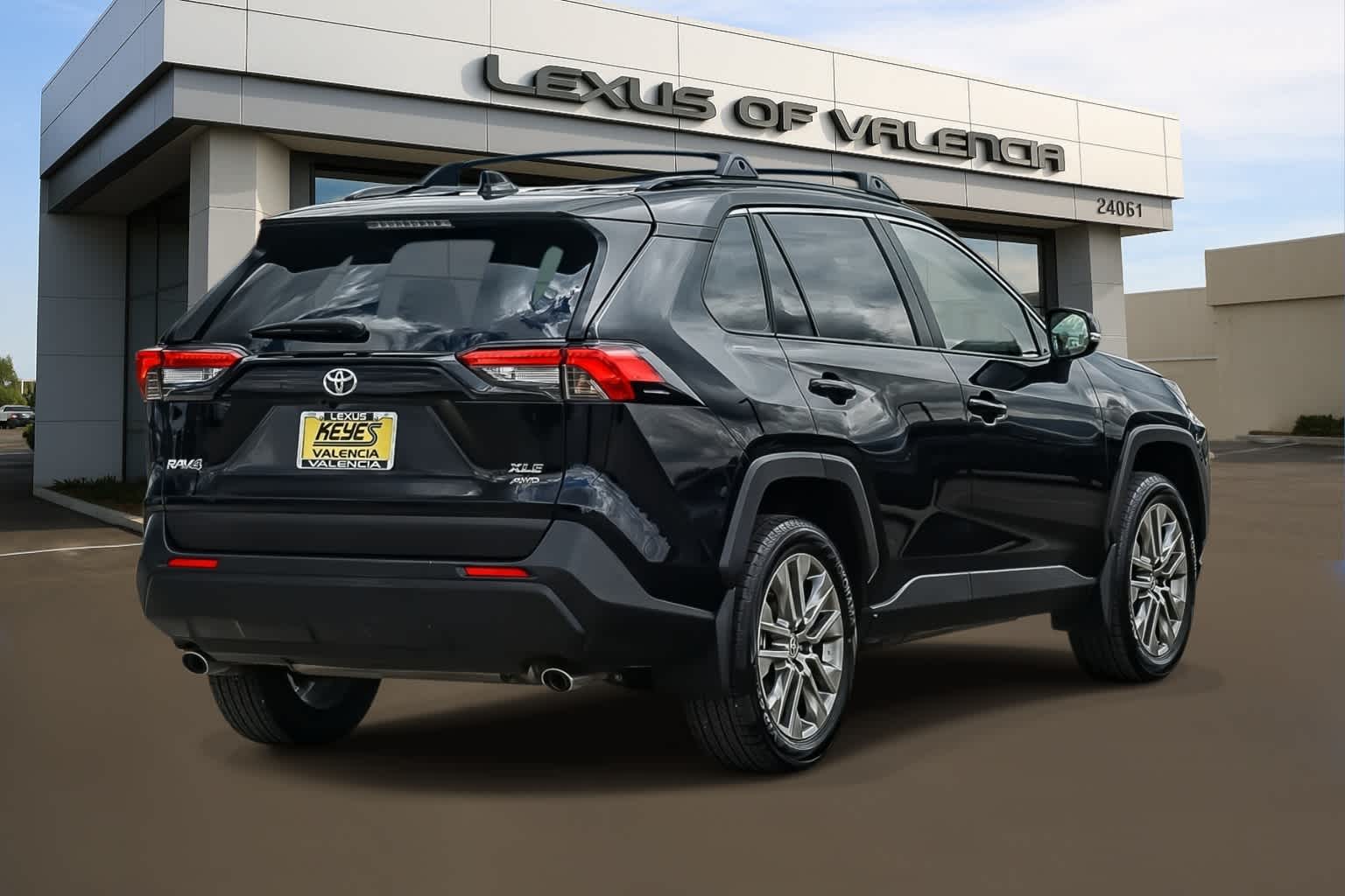 2025 Toyota RAV4 XLE Premium photo 5