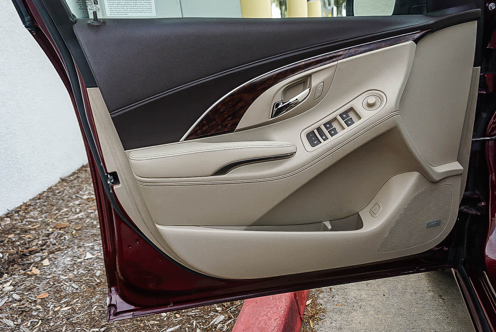 Thumbnail: 2015 Buick LaCrosse - 23