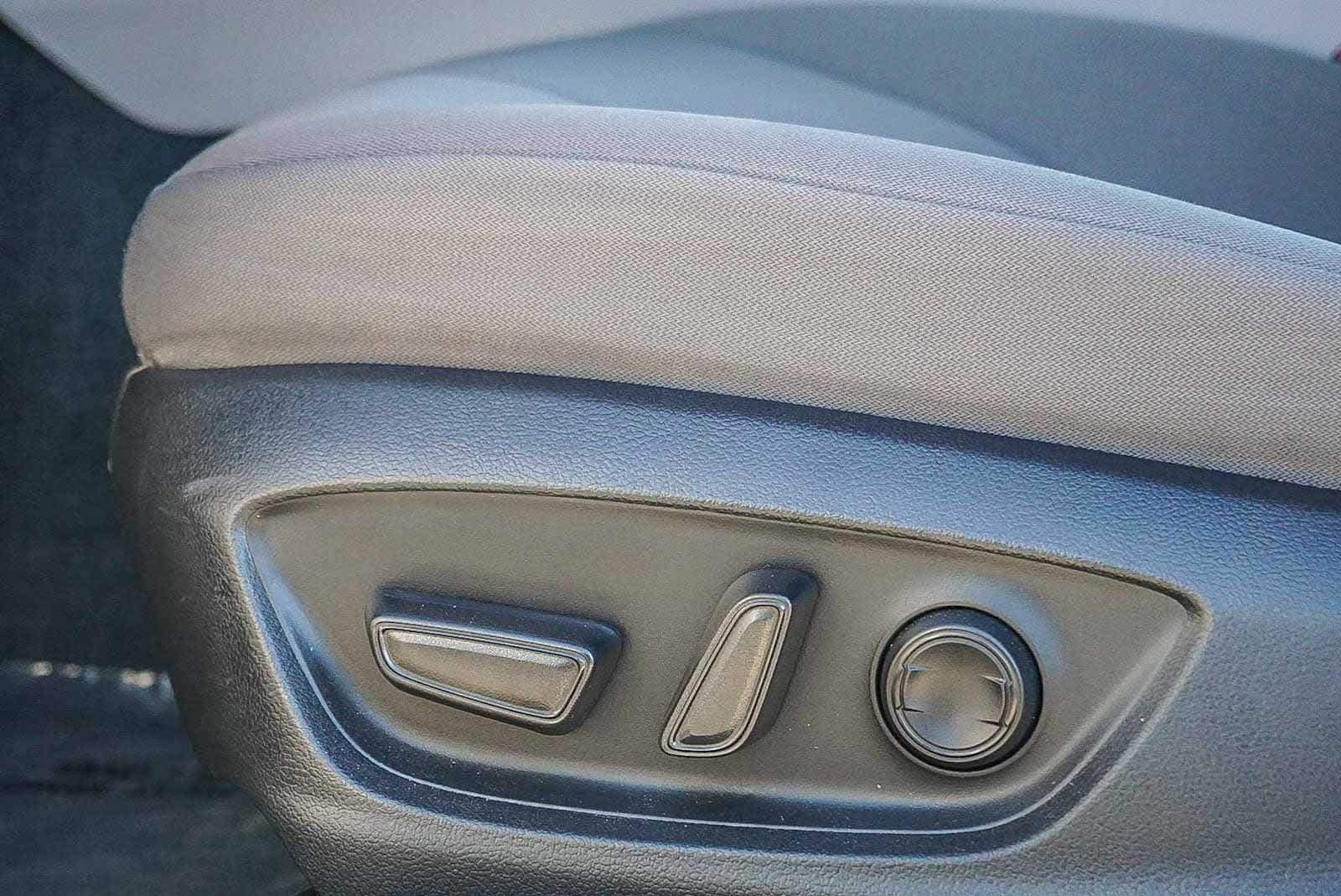 Thumbnail: 2023 Toyota Camry - 15