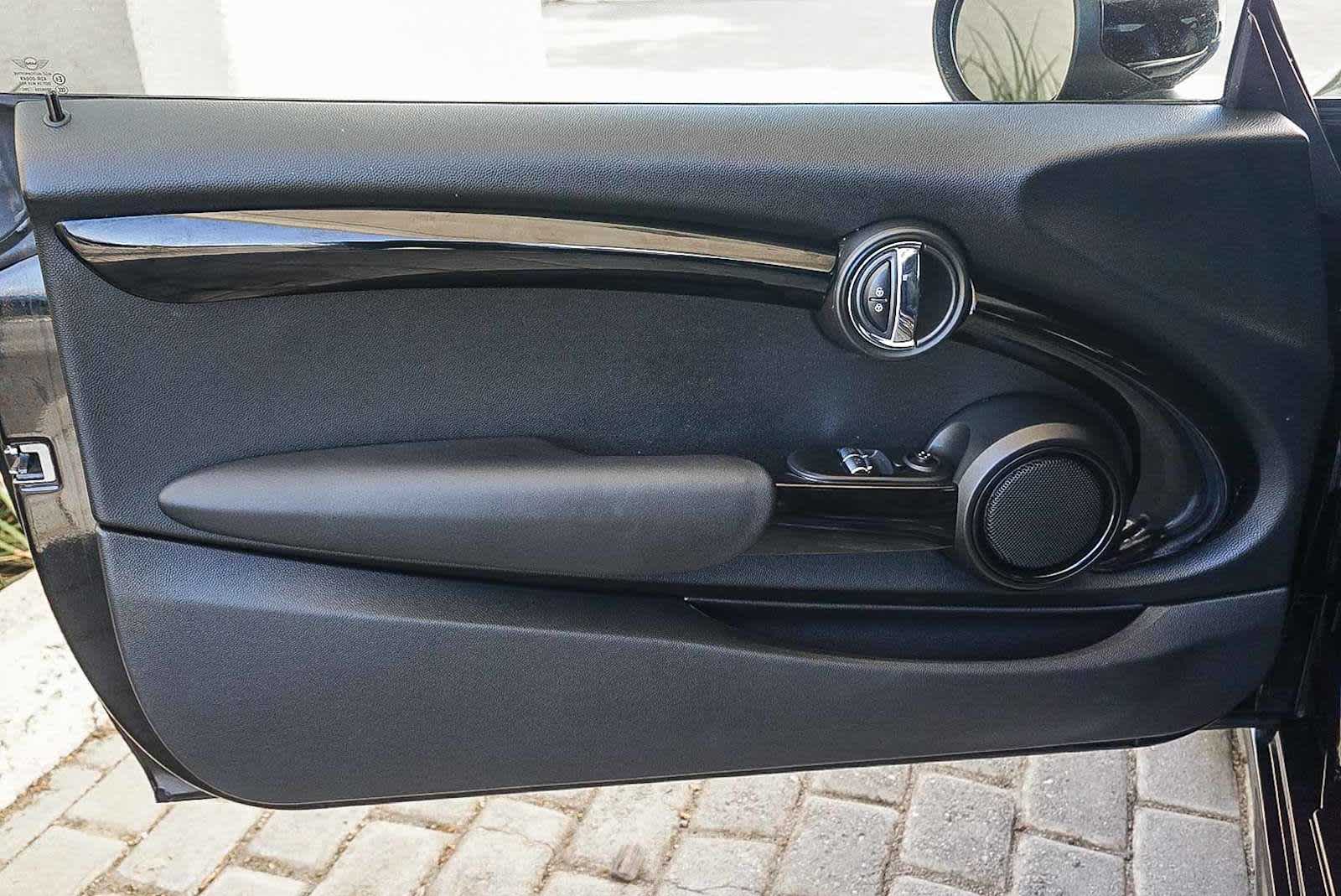 Thumbnail: 2021 MINI Cooper Hardtop - 22