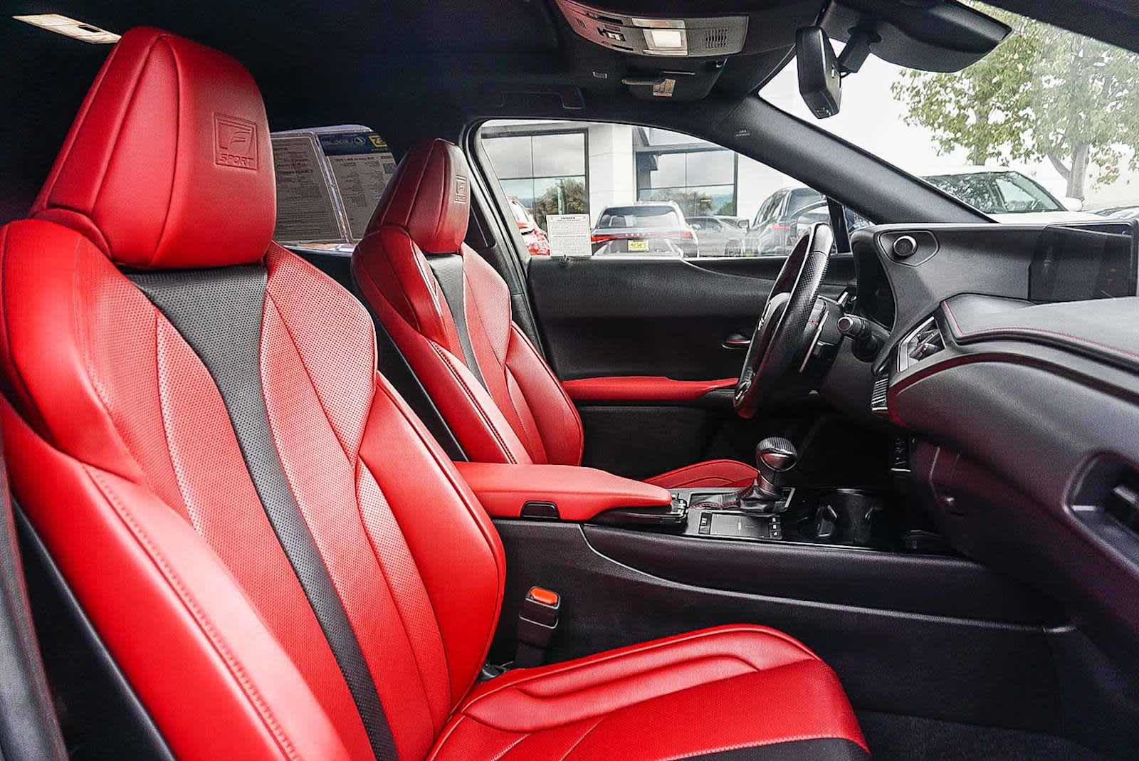 Thumbnail: 2020 Lexus UX - 15