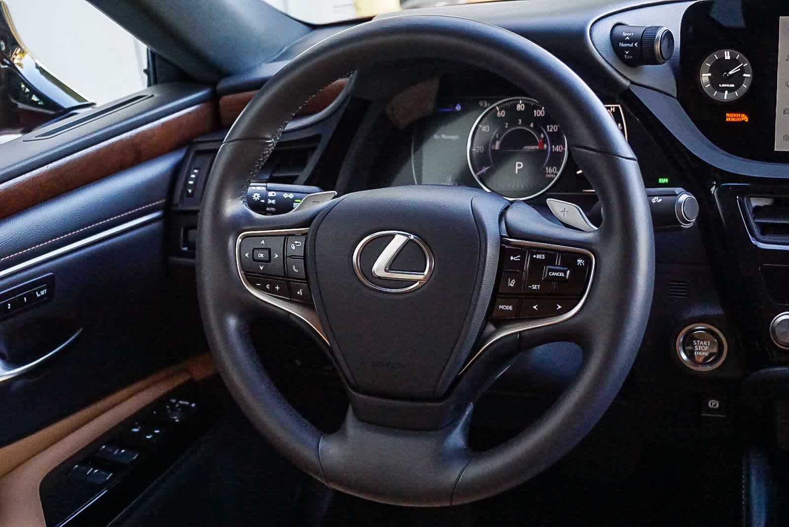 Thumbnail: 2025 Lexus ES - 17