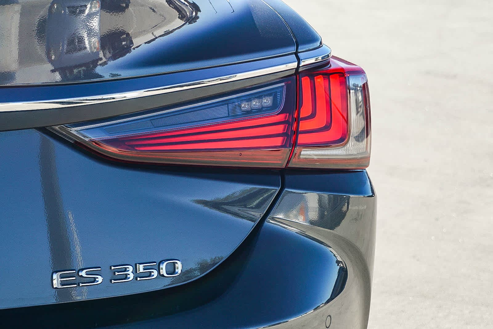 Thumbnail: 2023 Lexus ES - 9