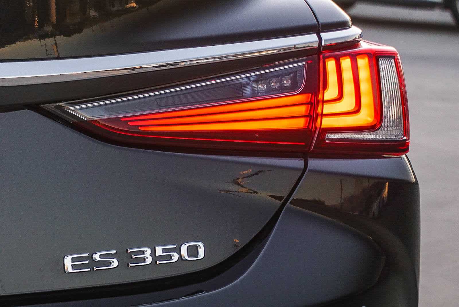 Thumbnail: 2025 Lexus ES - 16