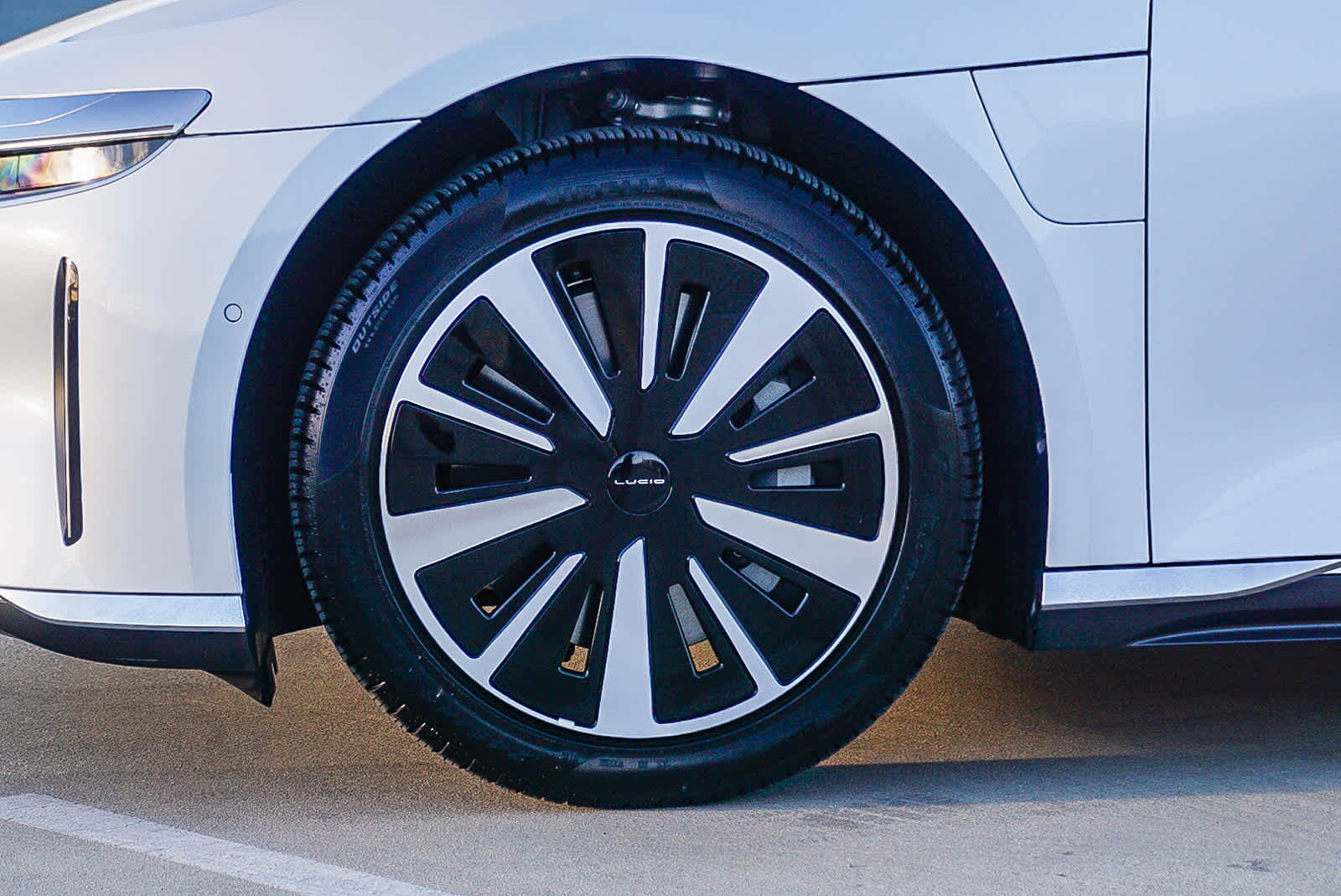 Thumbnail: 2025 Lucid Air - 10