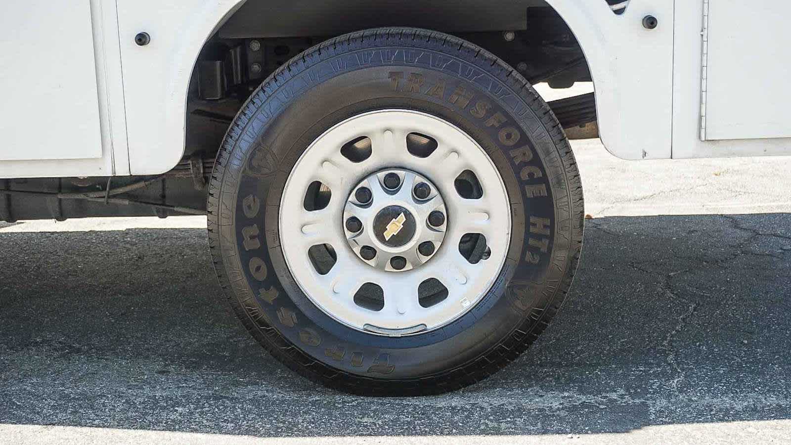 Thumbnail: 2016 Chevrolet Silverado 3500 - 13