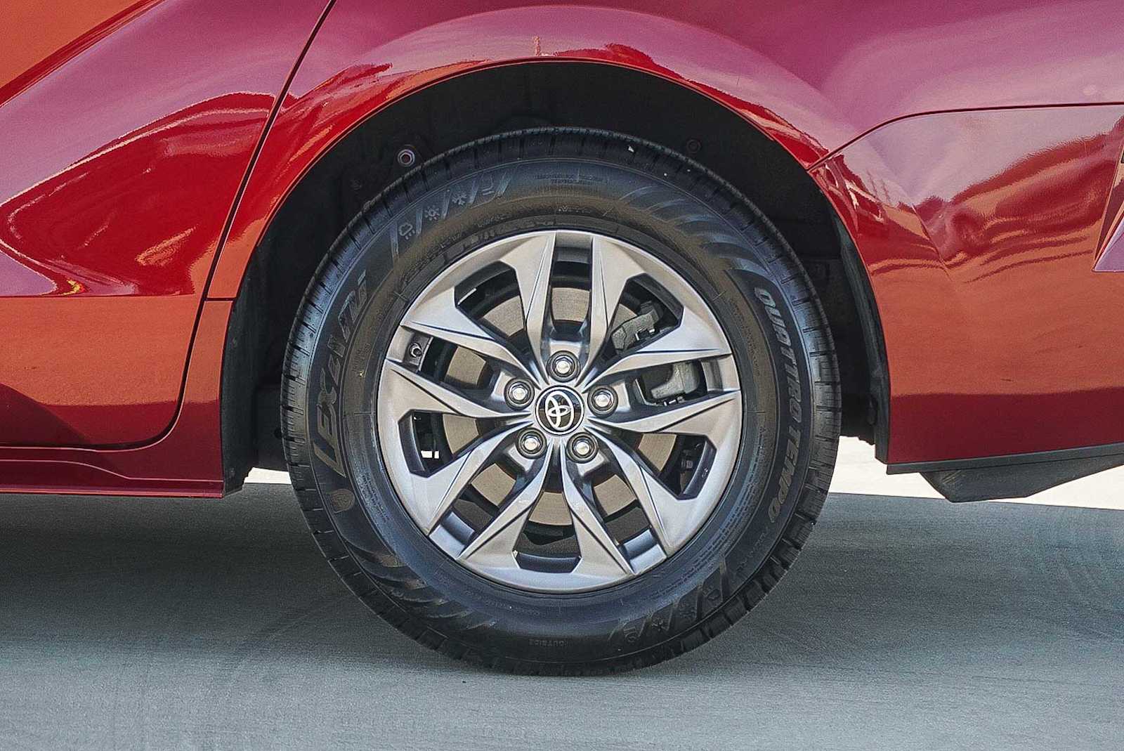 Thumbnail: 2023 Toyota Sienna - 10