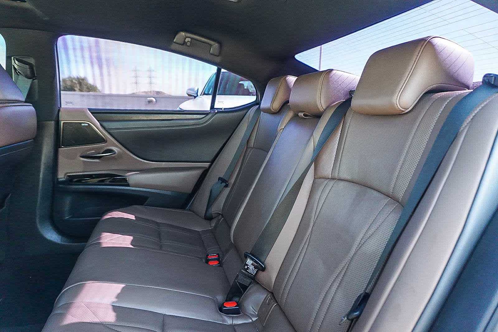 Thumbnail: 2023 Lexus ES - 19