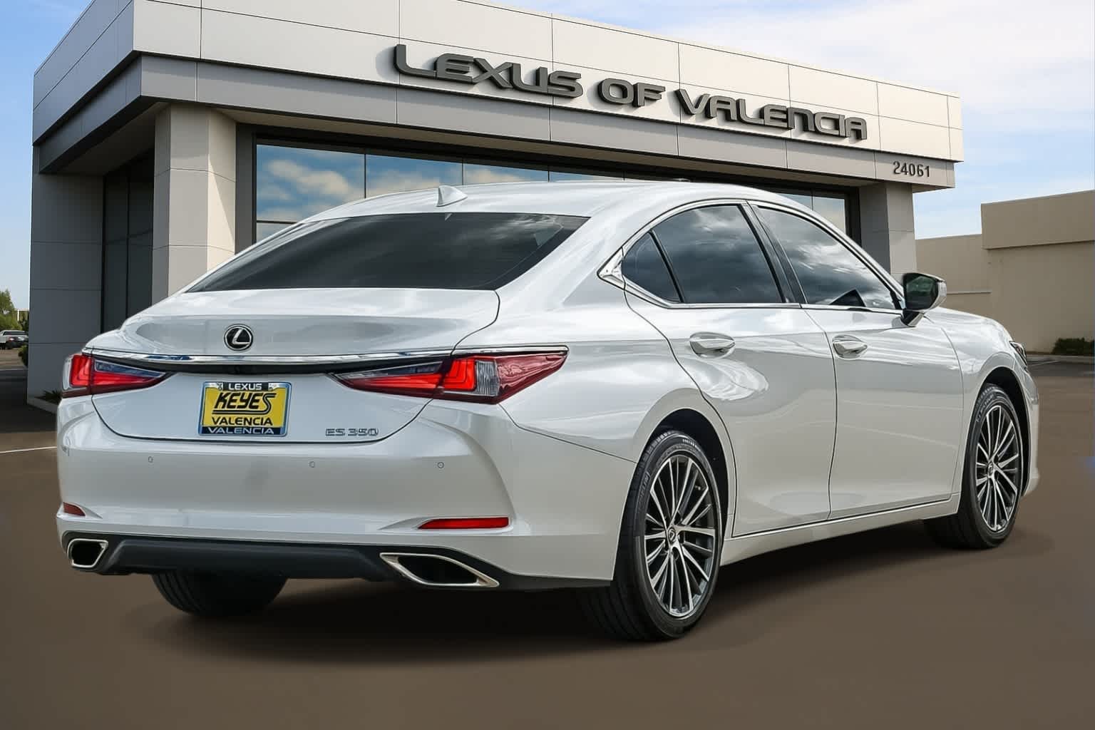Thumbnail: 2025 Lexus ES - 4
