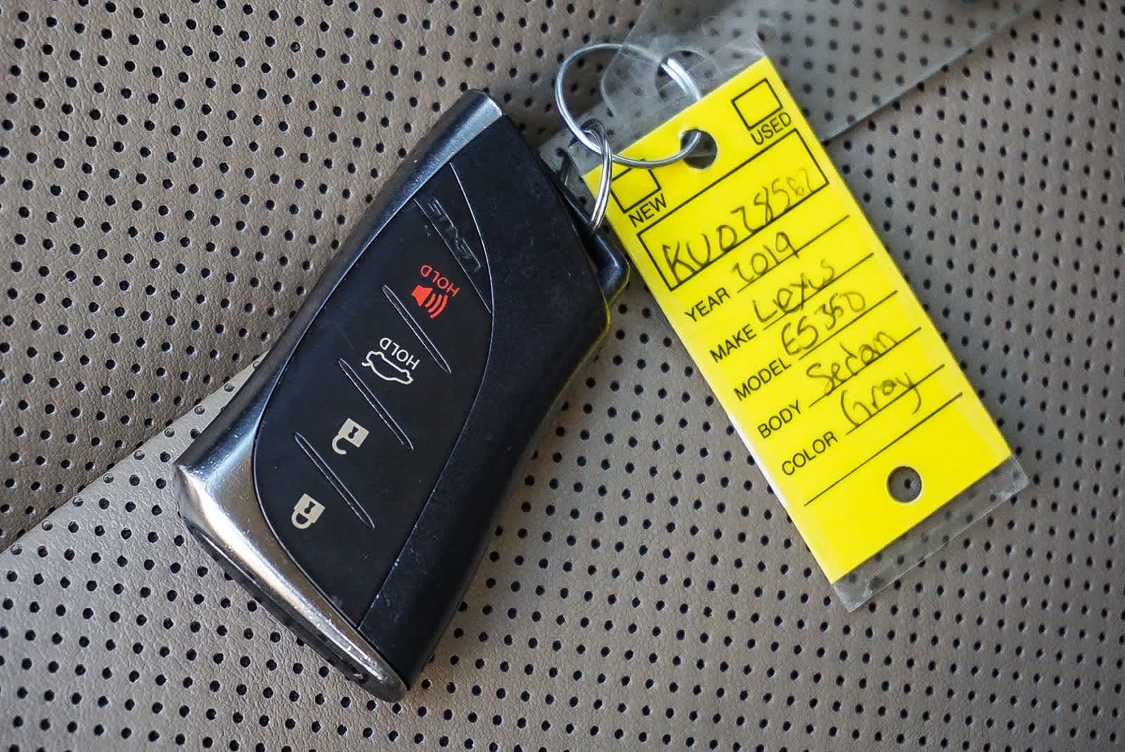 Thumbnail: 2019 Lexus ES - 38