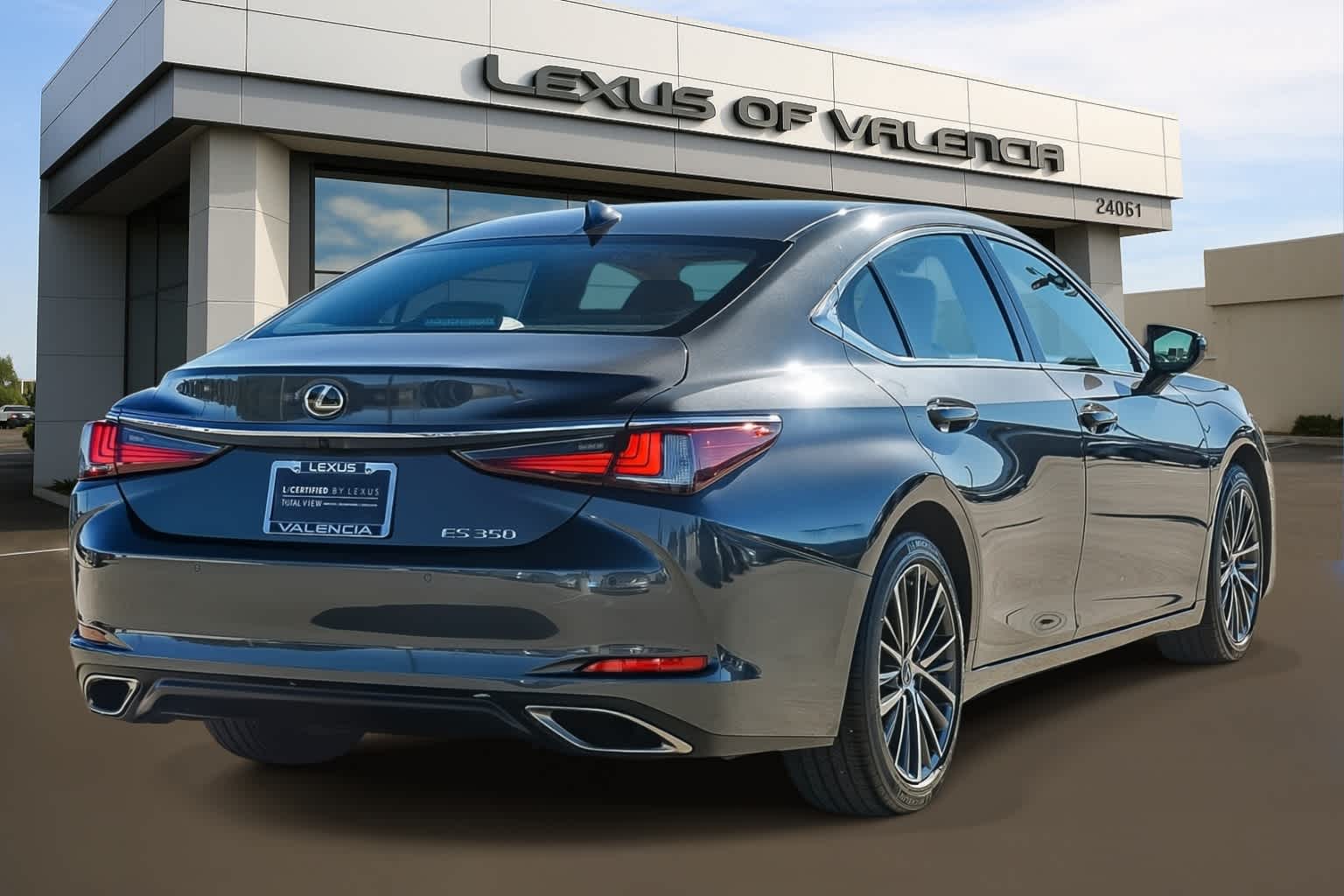 Thumbnail: 2023 Lexus ES - 4