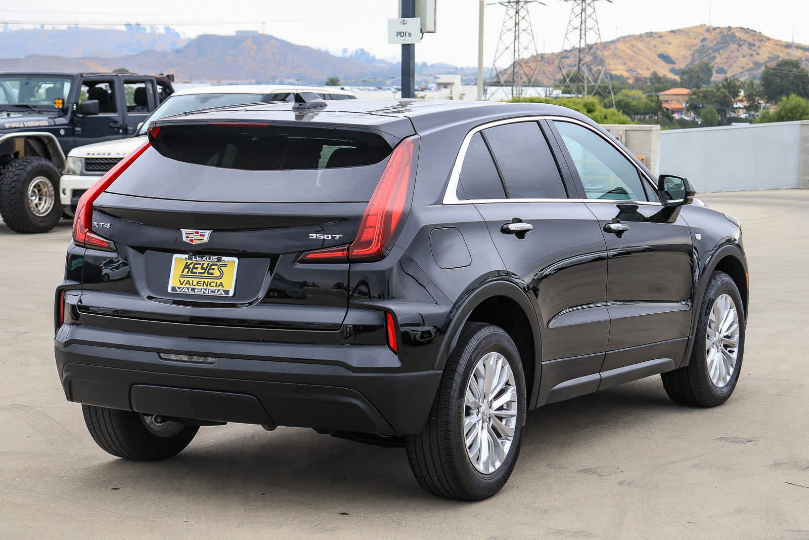 Thumbnail: 2024 Cadillac XT4 - 3