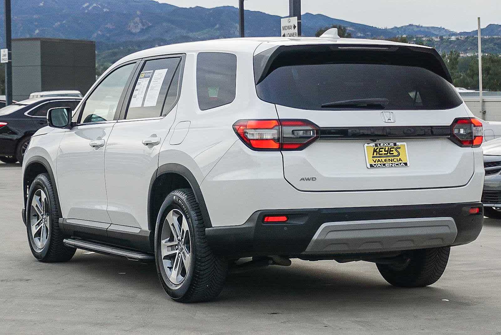 Thumbnail: 2023 Honda Pilot - 2