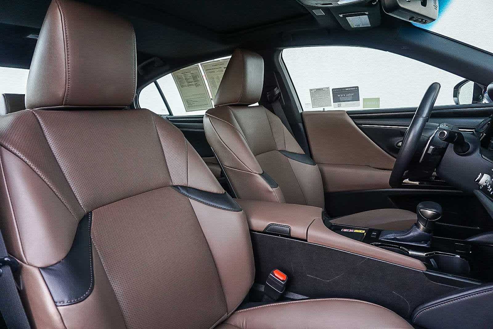 Thumbnail: 2025 Lexus ES - 17