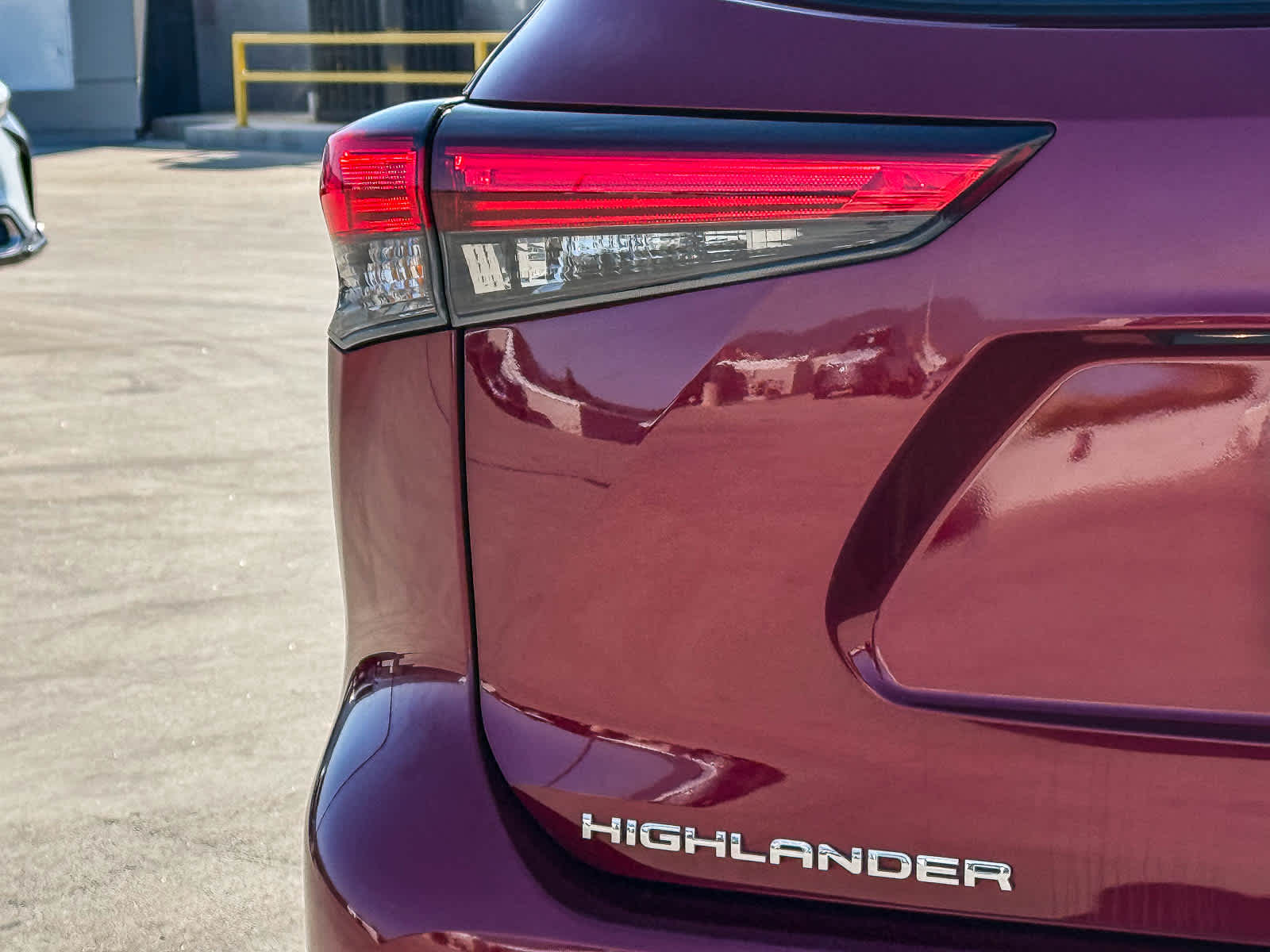 Thumbnail: 2023 Toyota Highlander - 11