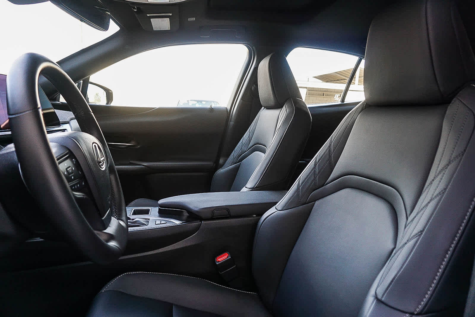 Thumbnail: 2024 Lexus UX - 18