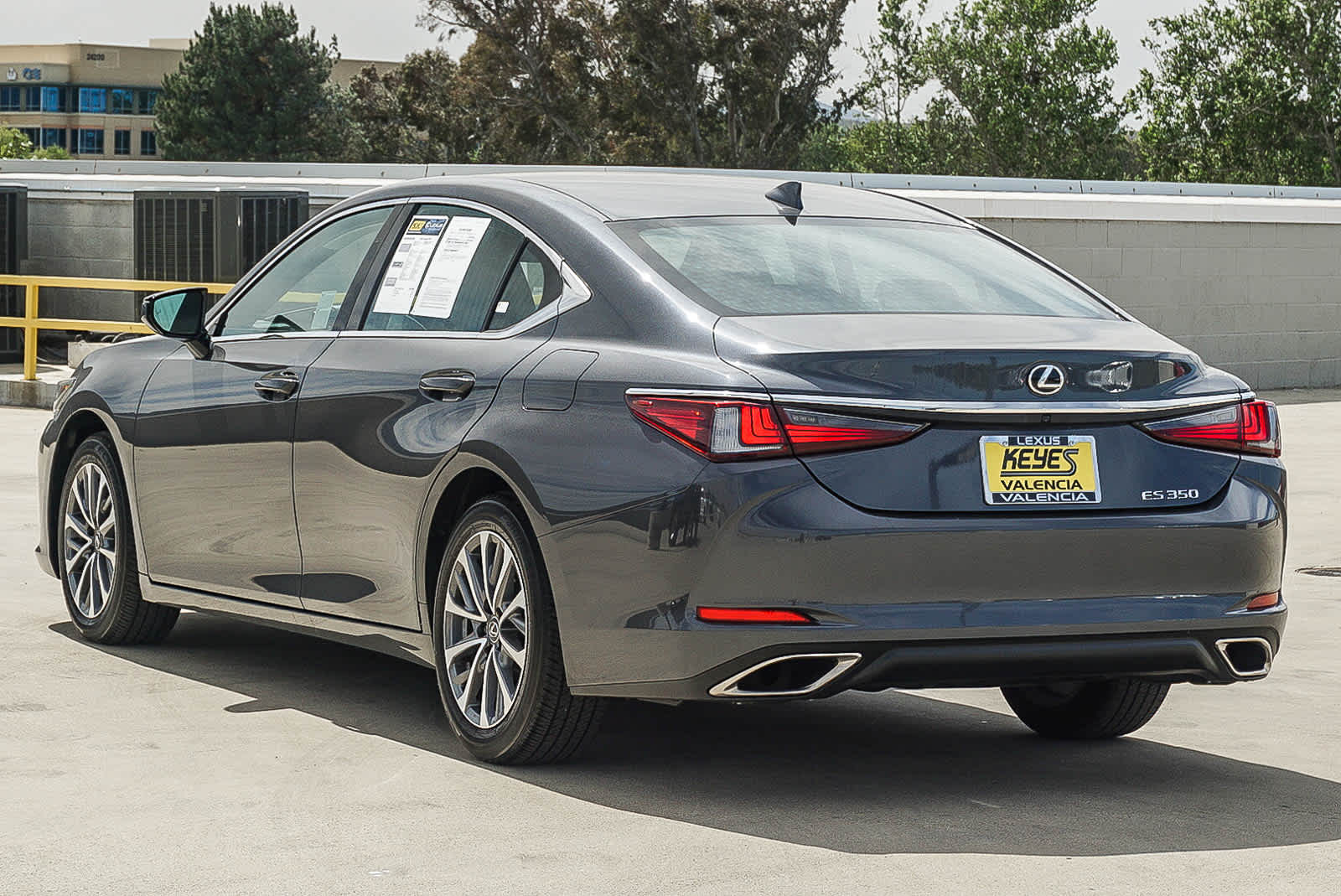 2025 LEXUS ES 350 Base photo 2