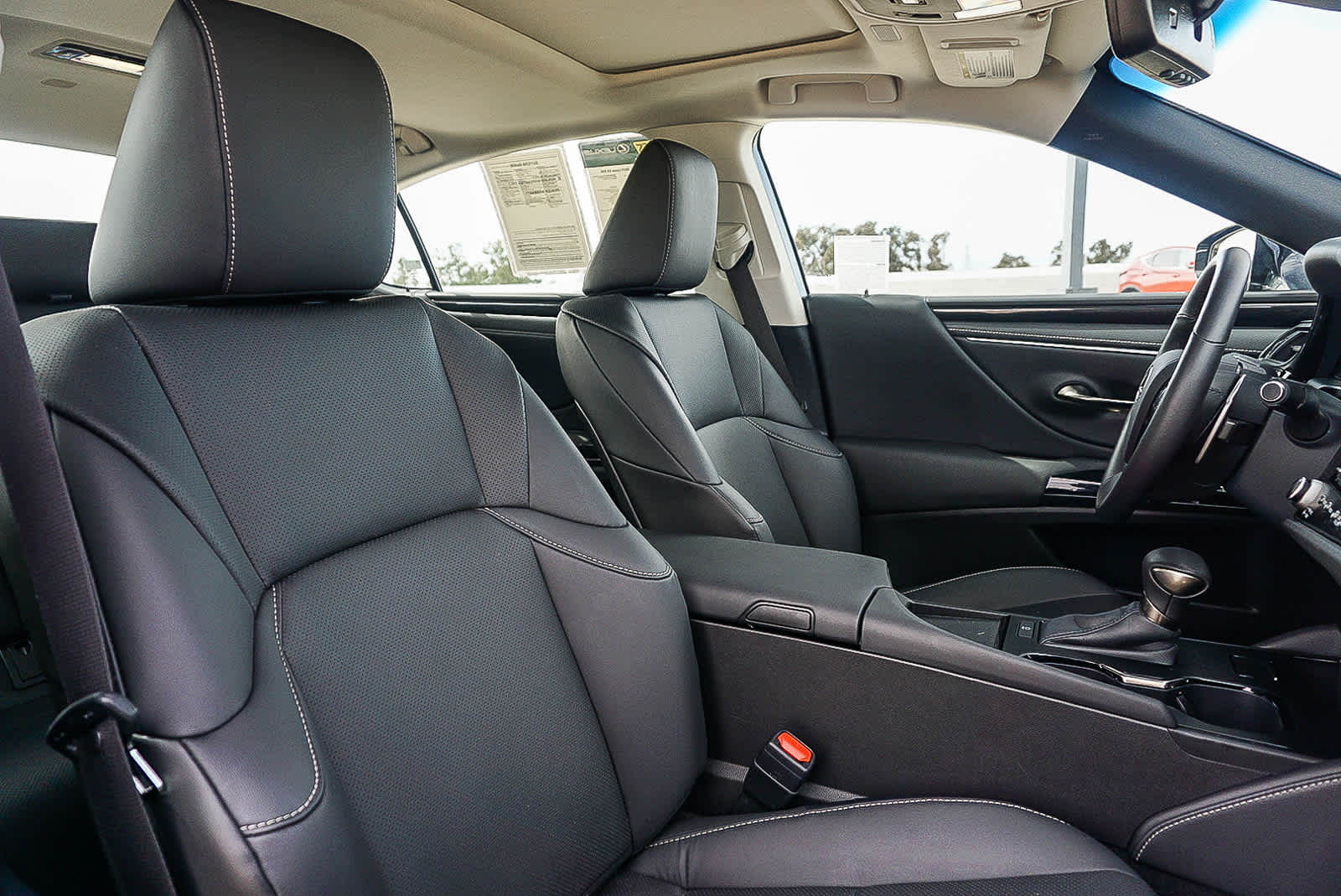 Thumbnail: 2025 Lexus ES - 17